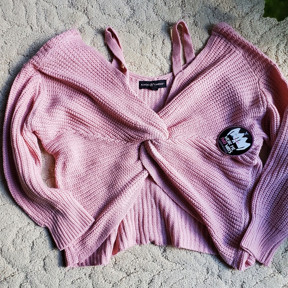 Almost Famous Cold Shoulder Sweater | Women Sz Large